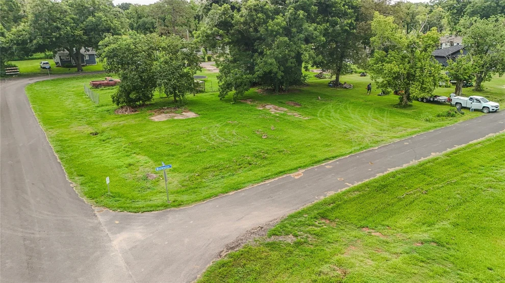 Unit for sale at 620 Austin Street, West Columbia, TX 77486