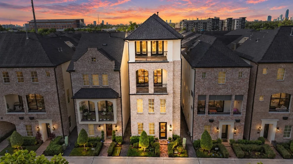 Unit for sale at 6027 Matthew Oaks Place, Houston, TX 77007