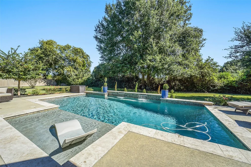 Unit for sale at 22114 Meadowhurst Circle E, Tomball, TX 77377