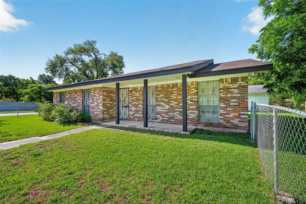 Unit for sale at 8158 Detroit Street, Houston, TX 77017