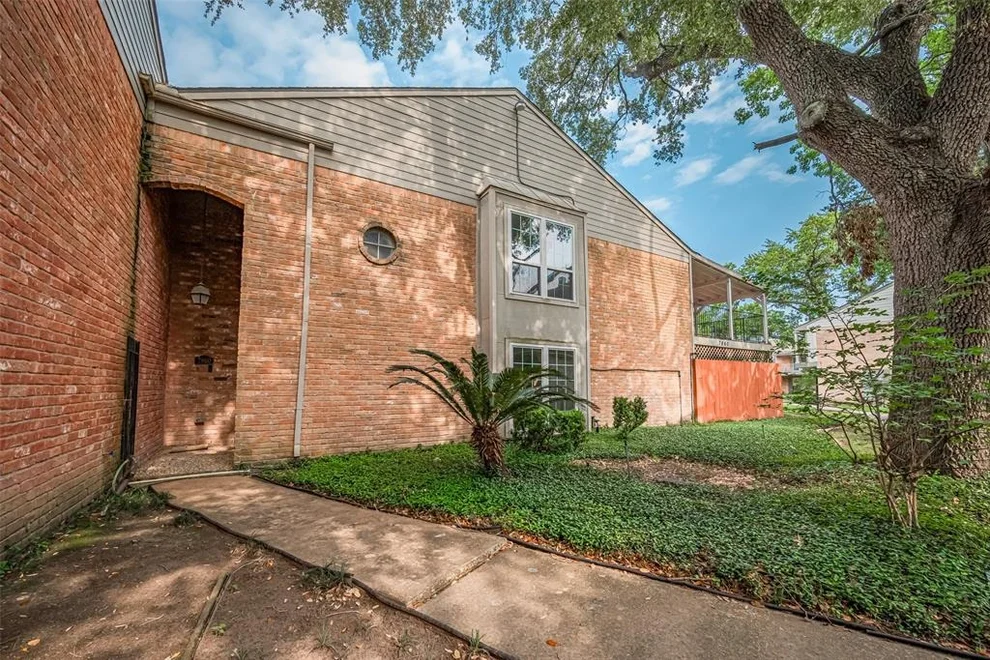 Unit for sale at 7860 Kendalia Drive, Houston, TX 77036