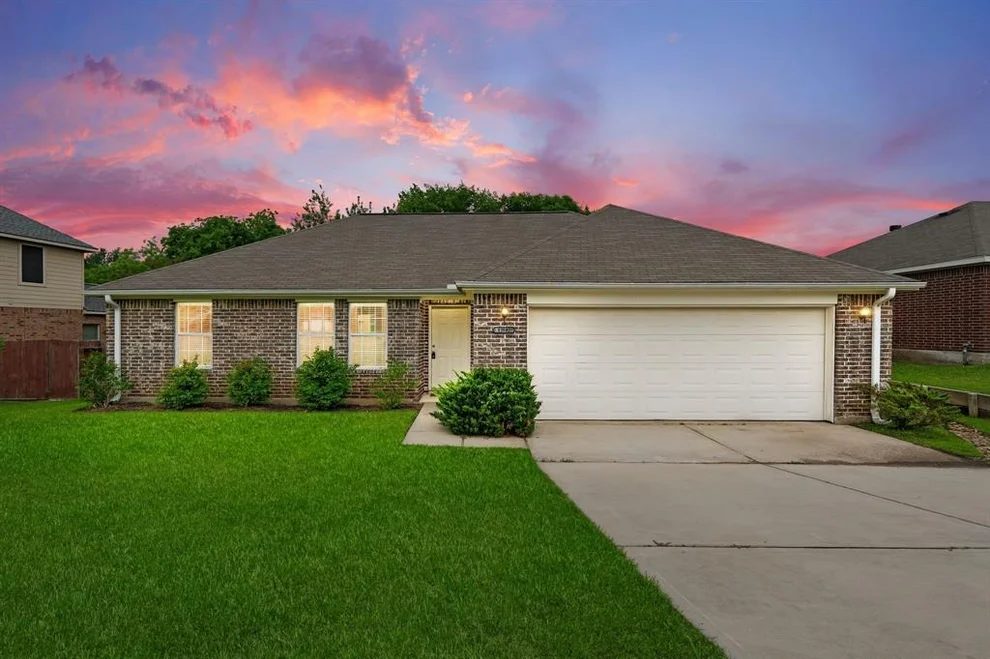 Unit for sale at 12502 Hackberry Drive, Willis, TX 77318