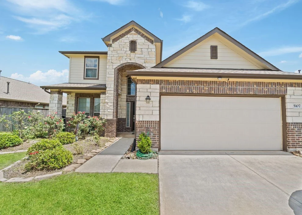 Unit for sale at 5107 Twin Summit Drive, Rosenberg, TX 77469
