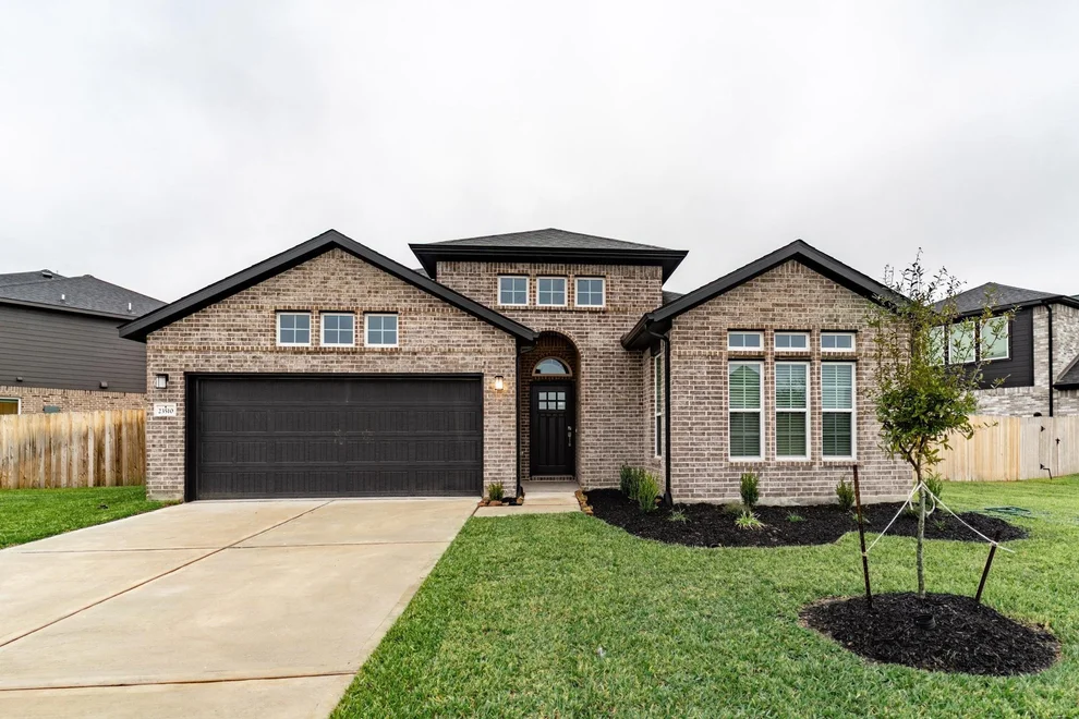 Unit for sale at 23510 Zinfandel Drive, Alvin, TX 77511
