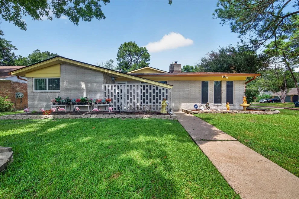 Unit for sale at 7902 Mobud Drive, Houston, TX 77036