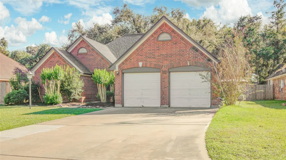 Unit for sale at 208 Balsam Street, Lake Jackson, TX 77566