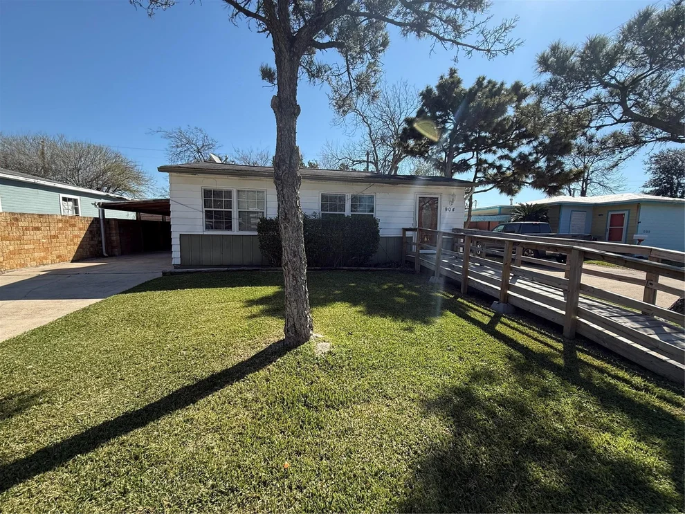Unit for sale at 904 11th Street, Texas City, TX 77590