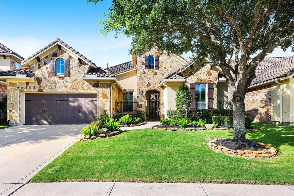 Unit for sale at 87 Lake View Loop, Fulshear, TX 77441