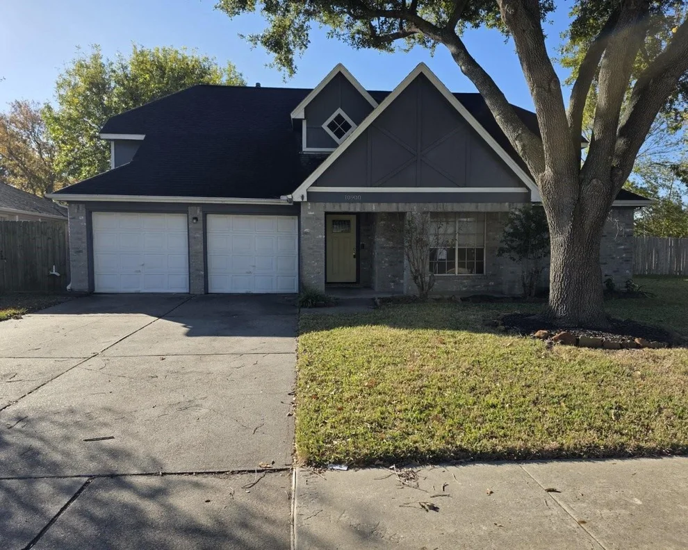 Unit for sale at 10900 Dogwood Drive, La Porte, TX 77571