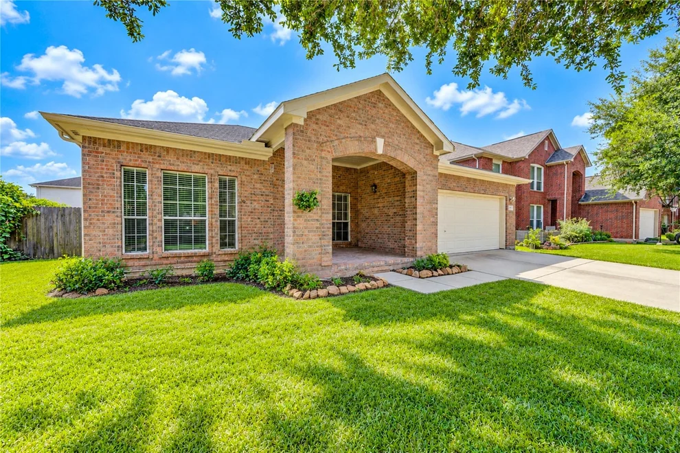 Unit for sale at 12619 Vineyard Trail Lane, Sugar Land, TX 77478
