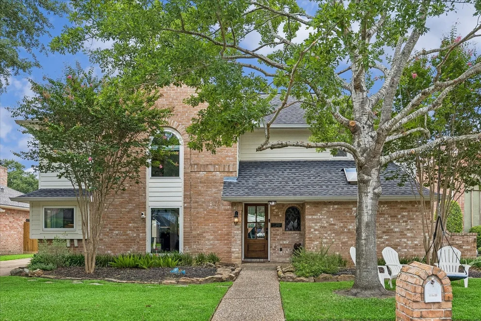 Unit for sale at 12514 Meadow Lake Drive, Houston, TX 77077