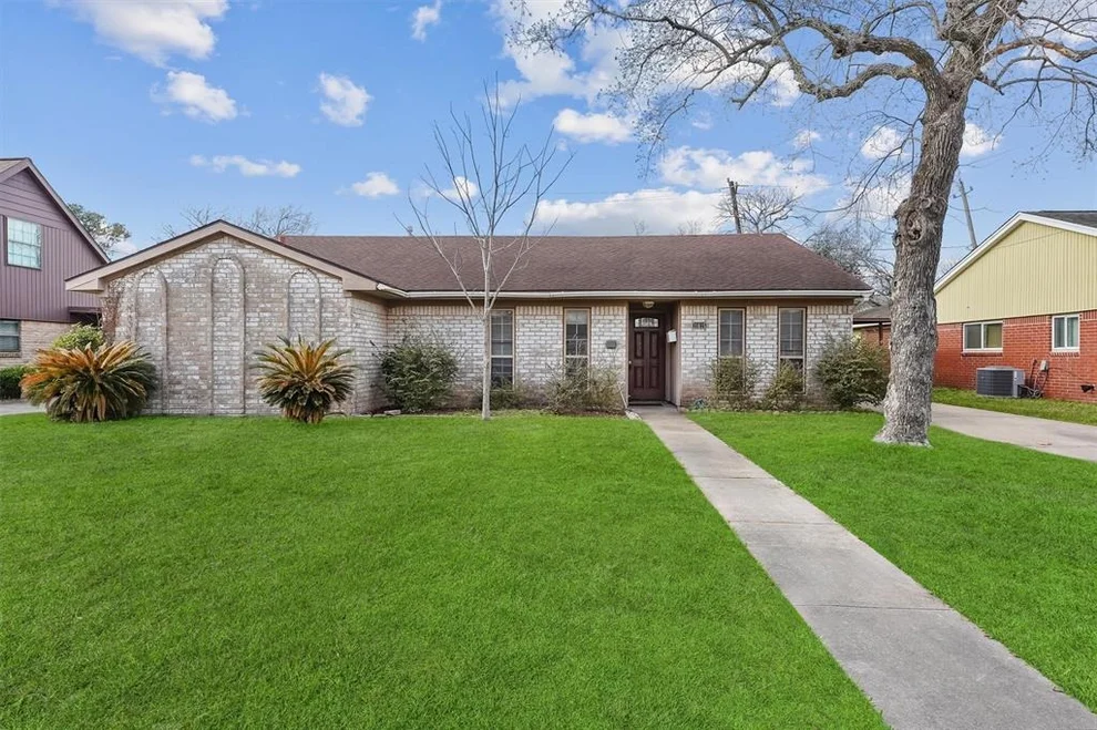 Unit for sale at 11615 Sagehollow Lane, Houston, TX 77089