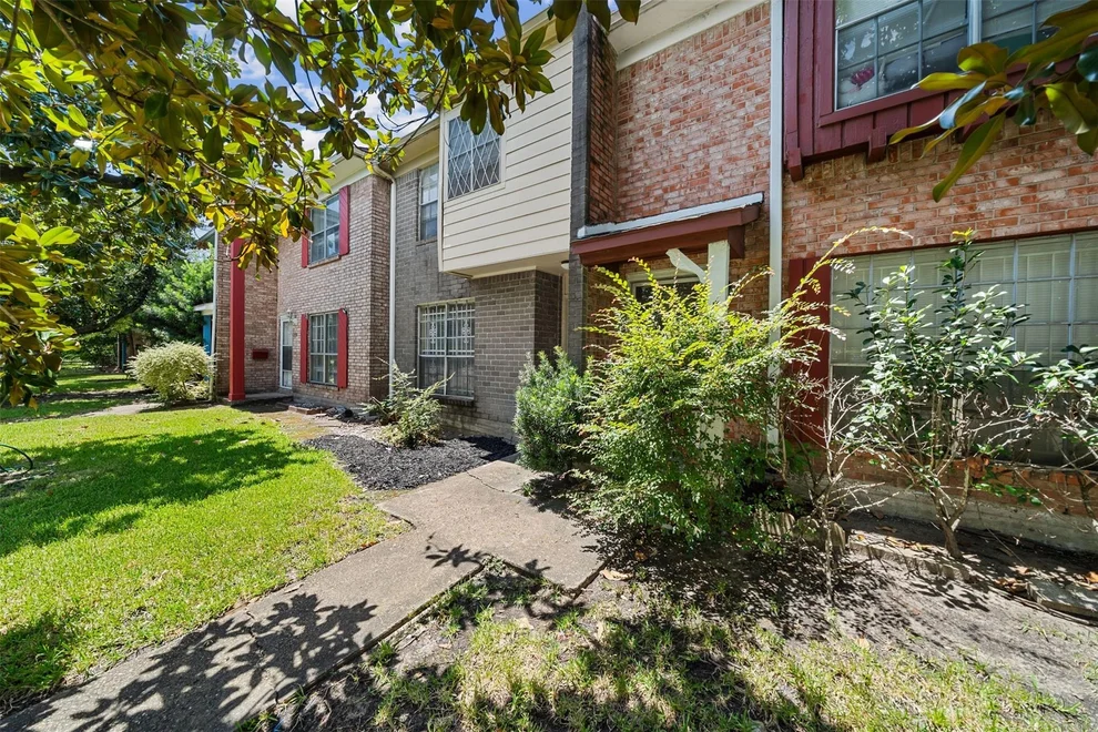 Unit for sale at 8216 Fondren Road, Houston, TX 77074