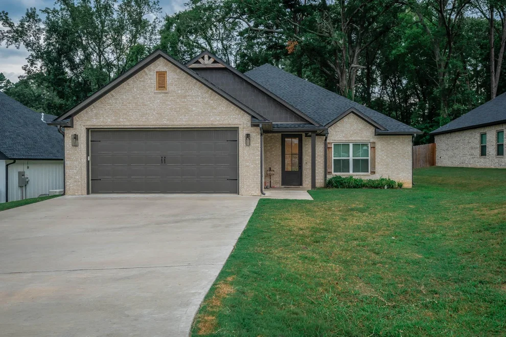 Unit for sale at 113 W Ruth, White Oak, TX 75693