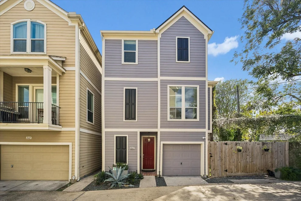 Unit for sale at 2607 Link Road, Houston, TX 77009