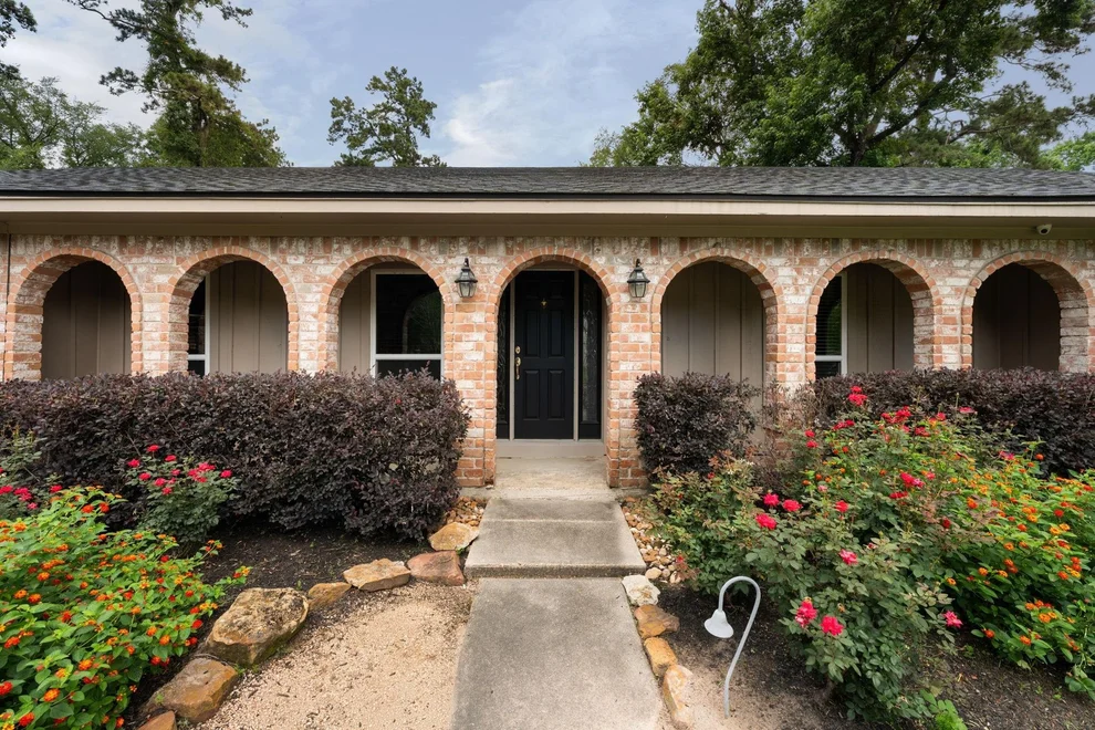 Unit for sale at 27269 Paula Lane, Conroe, TX 77385