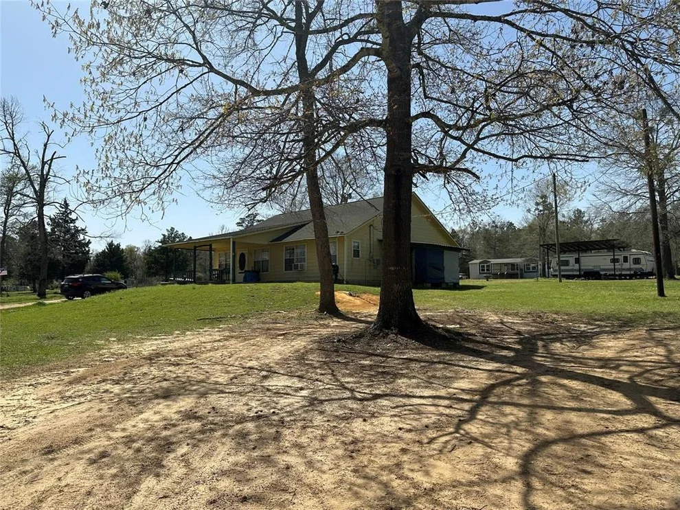 Unit for sale at 571 Hawkins, Livingston, TX 77351