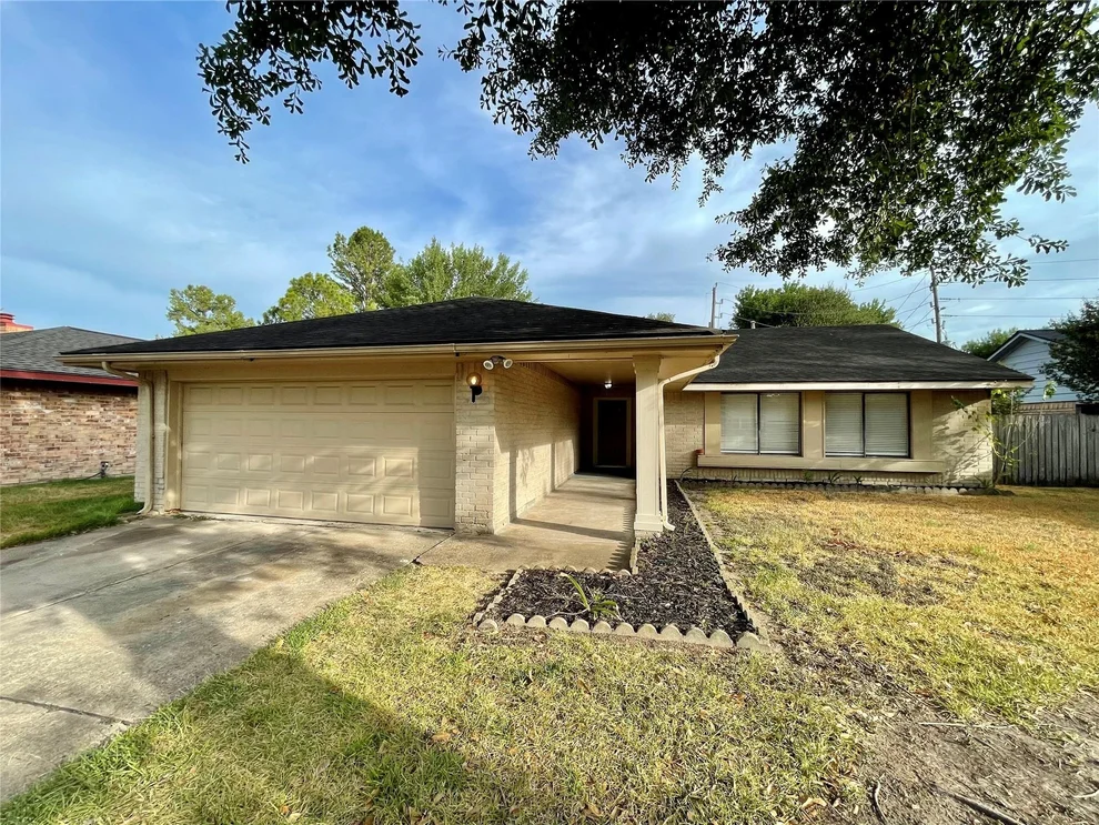 Unit for sale at 15307 Barbarossa Drive, Houston, TX 77083