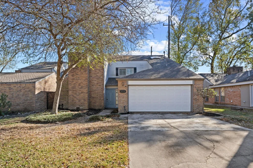 Unit for sale at 5711 Lorinowoods Drive, Houston, TX 77066