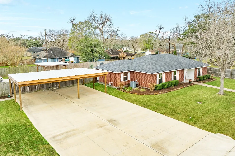 Unit for sale at 509 Humble Drive, West Columbia, TX 77486