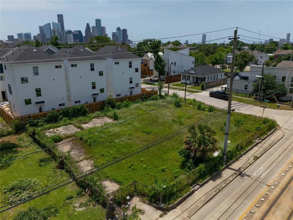 Unit for sale at 704 Boundary Street, Houston, TX 77009