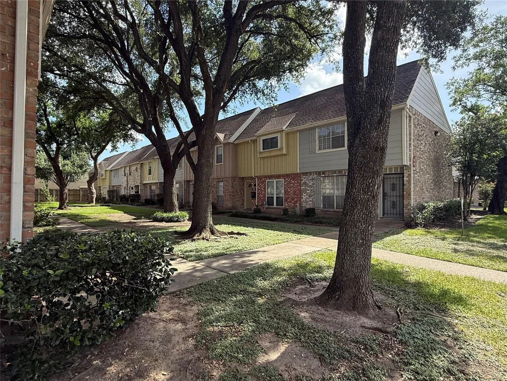 Unit for sale at 8101 Amelia Road, Houston, TX 77055