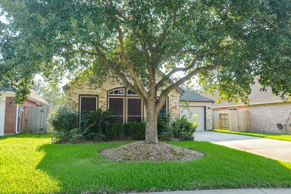 Unit for sale at 3003 Willow Fork Drive, Katy, TX 77450