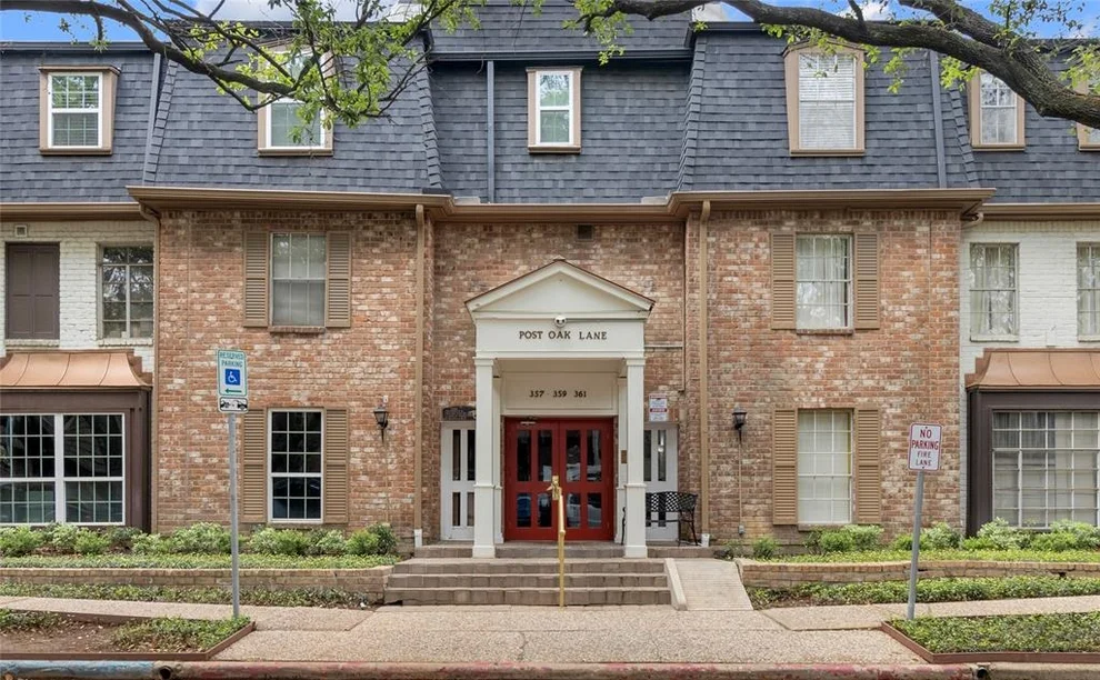 Unit for sale at 357 N Post Oak Lane, Houston, TX 77024