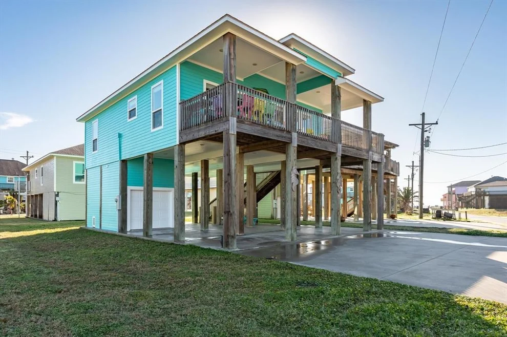 Unit for sale at 984 S Stingaree Drive, Crystal Beach, TX 77650