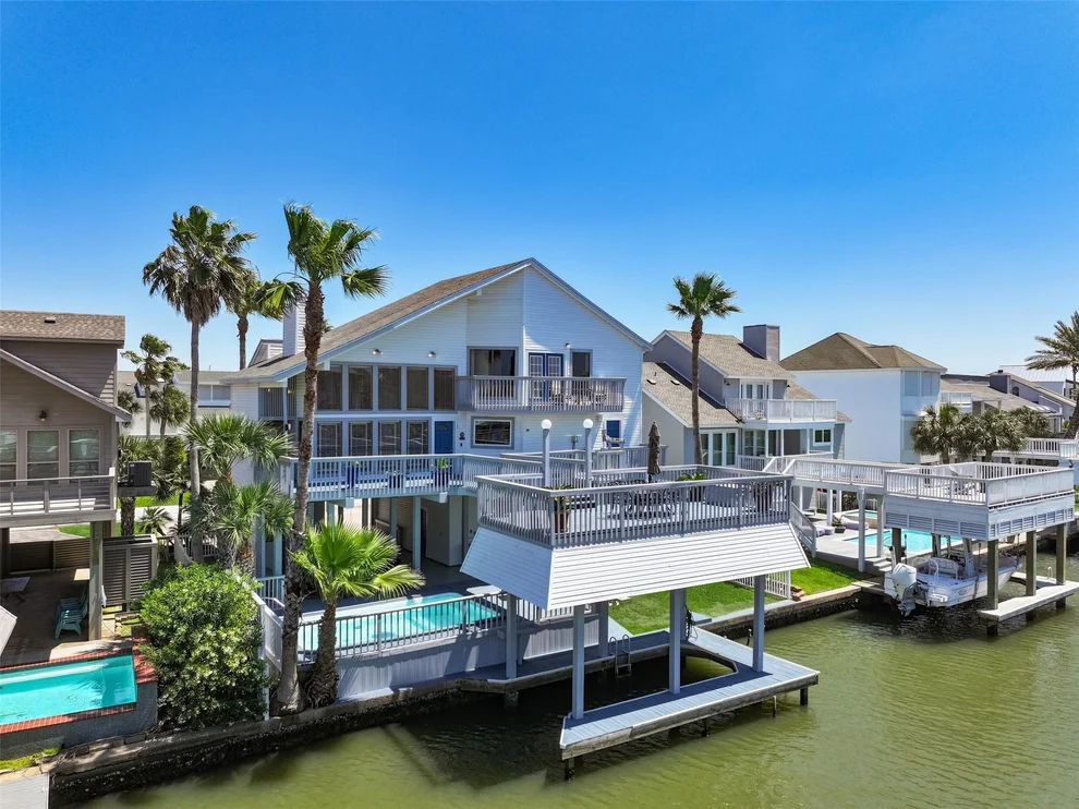 Unit for sale at 3413 Jolly Roger Circle, Galveston, TX 77554