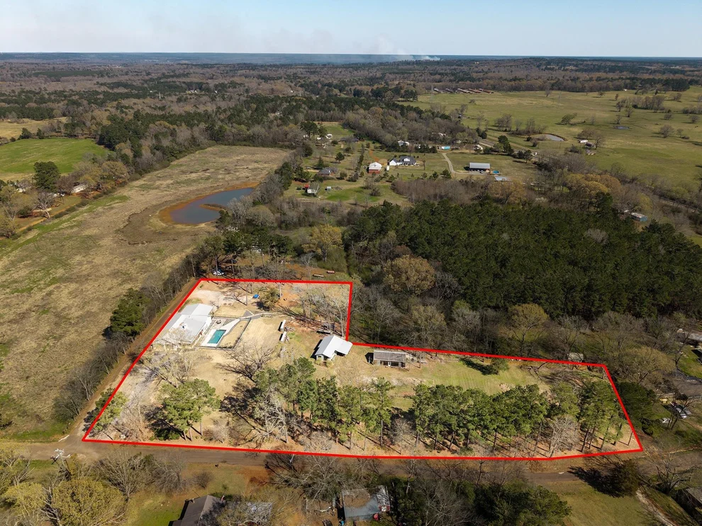Unit for sale at 300 Stoddard Drive, Nacogdoches, TX 75965