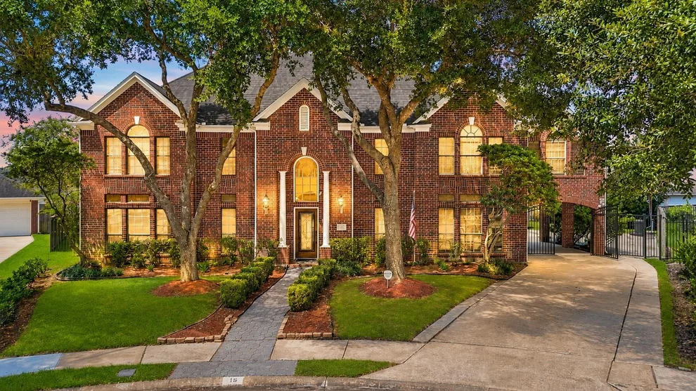 Unit for sale at 16 Fosters Court, Sugar Land, TX 77479