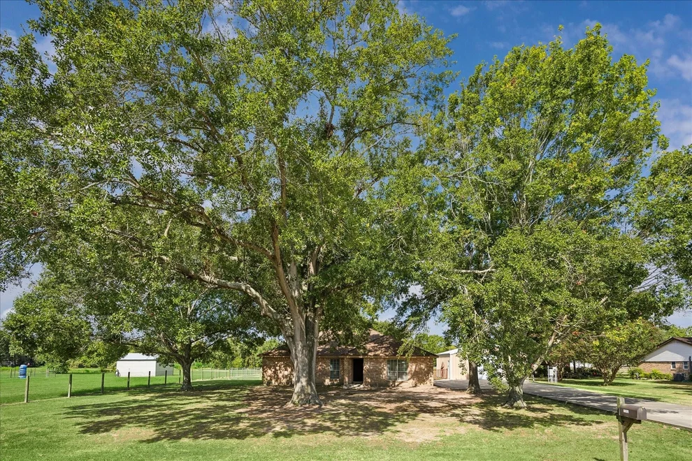 Unit for sale at 19203 Cy Fair Fire Road, Cypress, TX 77433