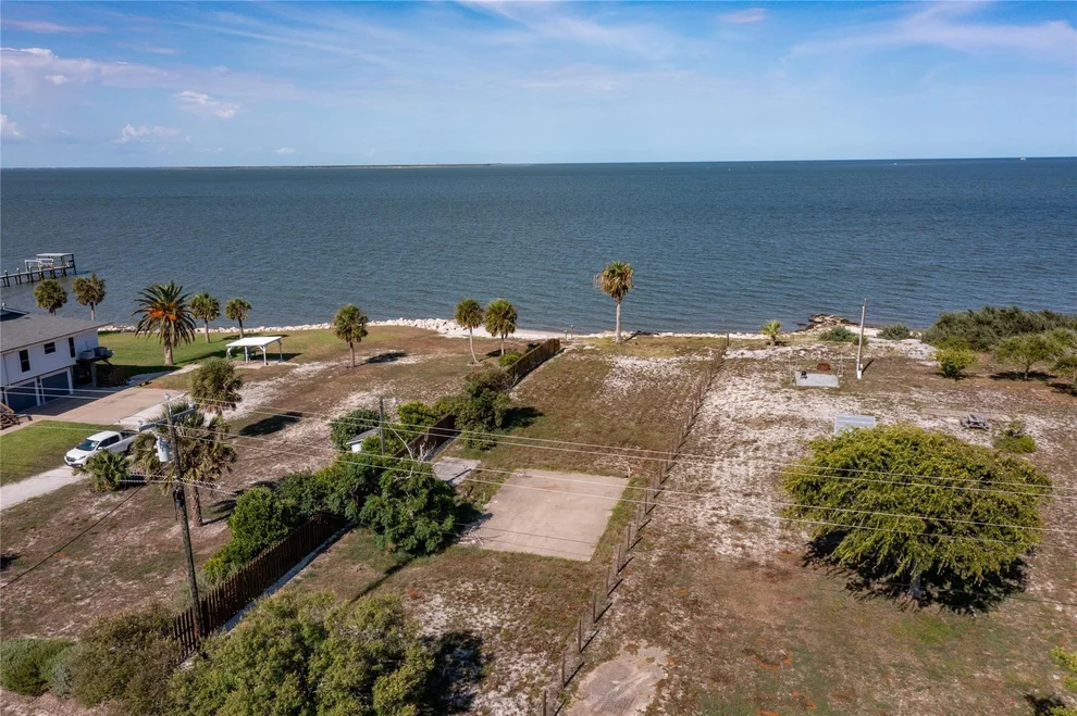 Unit for sale at 1697 N Ocean Drive, Port Lavaca, TX 77979