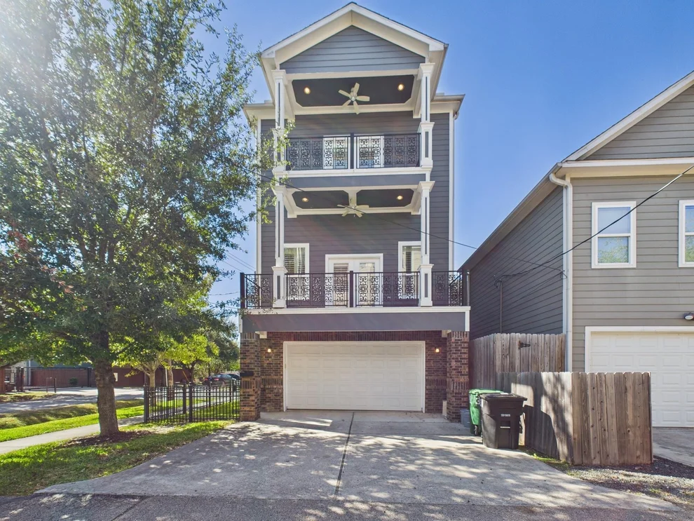 Unit for sale at 311 W 6th Street, Houston, TX 77007