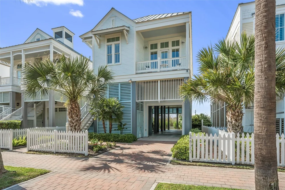 Unit for sale at 2622 E Seaside Drive, Galveston, TX 77550