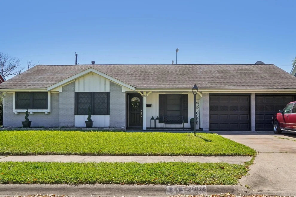 Unit for sale at 2004 S Palm Court, Pasadena, TX 77502