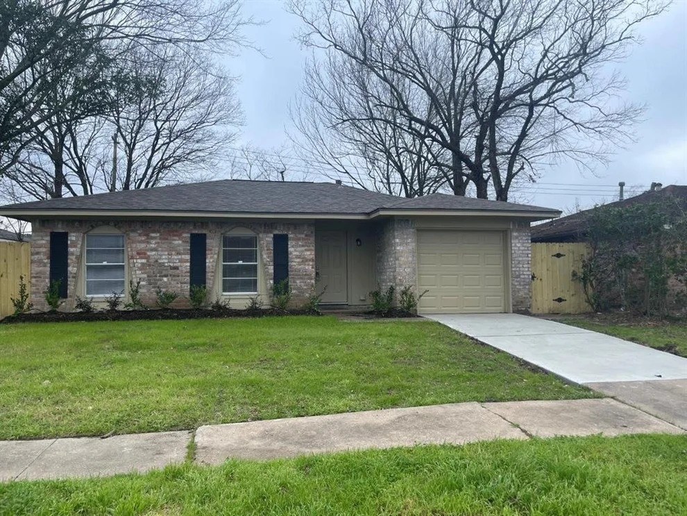 Unit for sale at 4914 Fairgreen Lane, Houston, TX 77048
