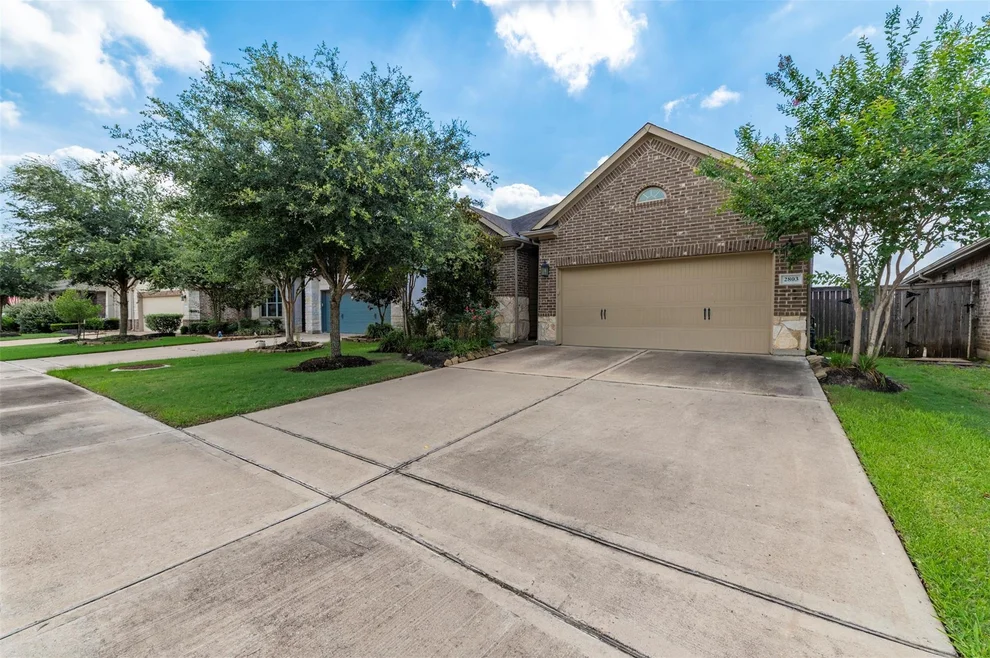 Unit for sale at 2803 Blue Mist Bend, Brookshire, TX 77423
