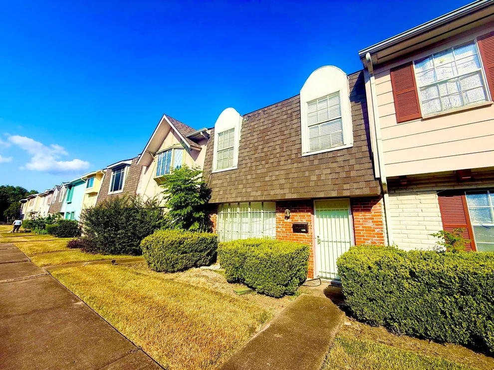 Unit for sale at 11451 Beechnut St, Houston, TX 77072