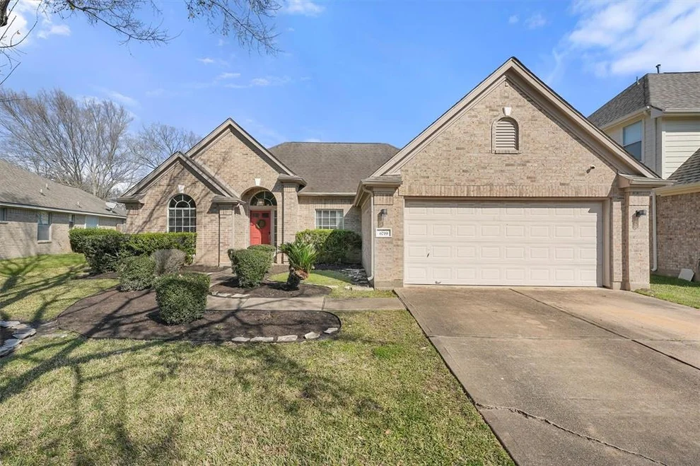 Unit for sale at 6719 Walnut Square, Richmond, TX 77407