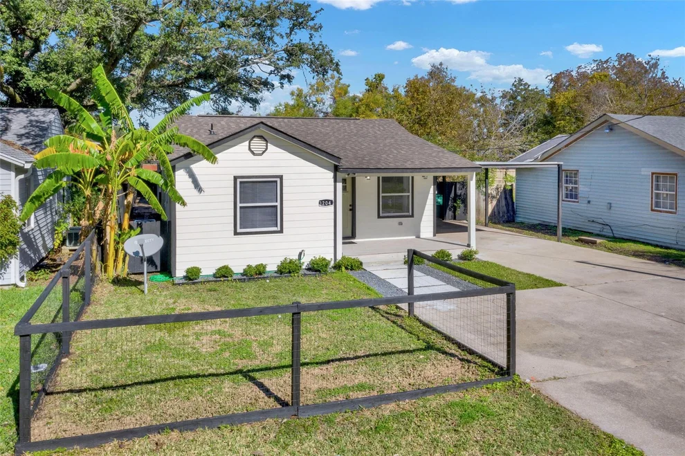 Unit for sale at 3204 Hoover Street, La Marque, TX 77568