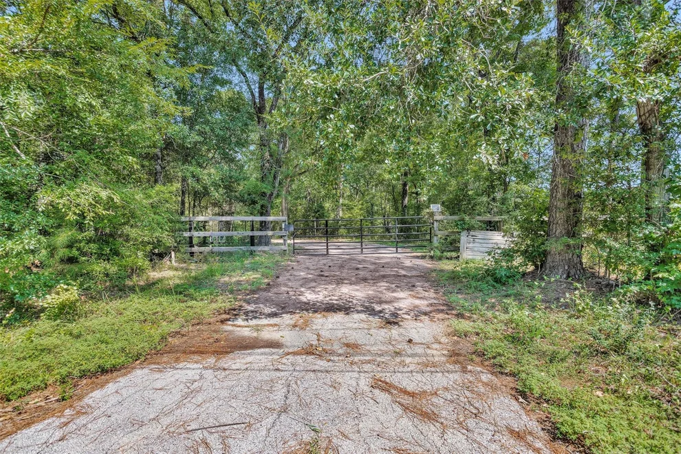 Unit for sale at 10050 Fm 149 Road, Montgomery, TX 77316