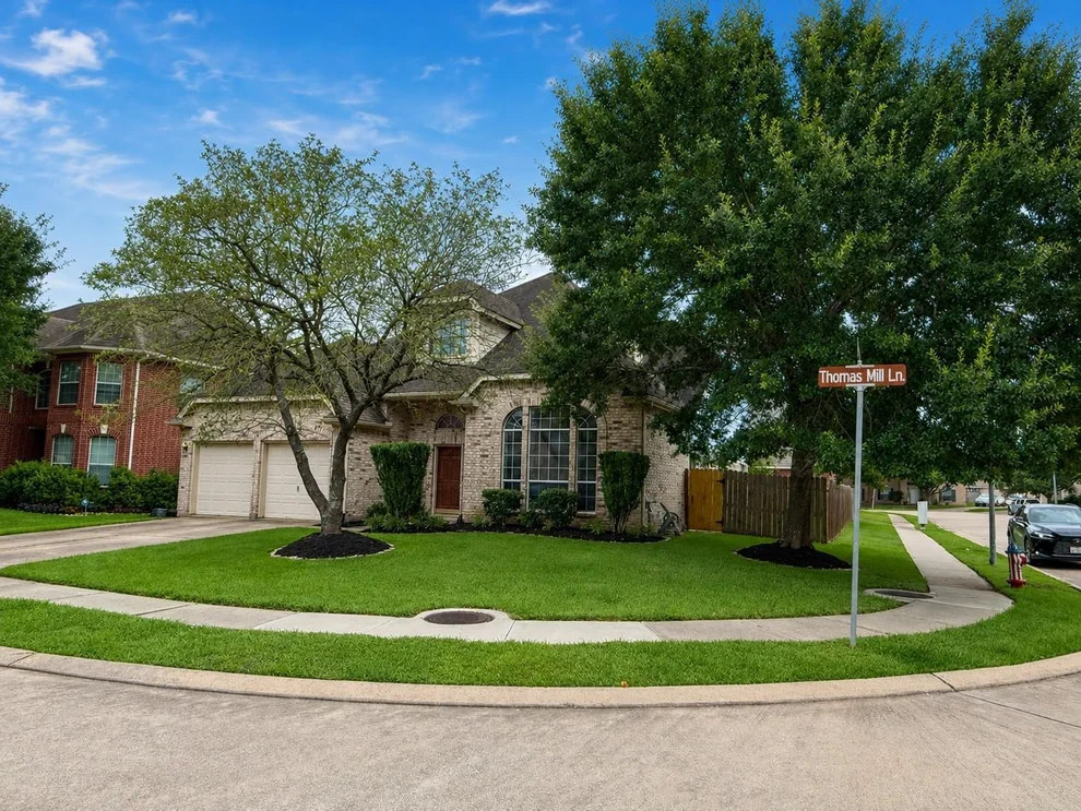 Unit for sale at 14815 Thomas Mill Lane, Sugar Land, TX 77498
