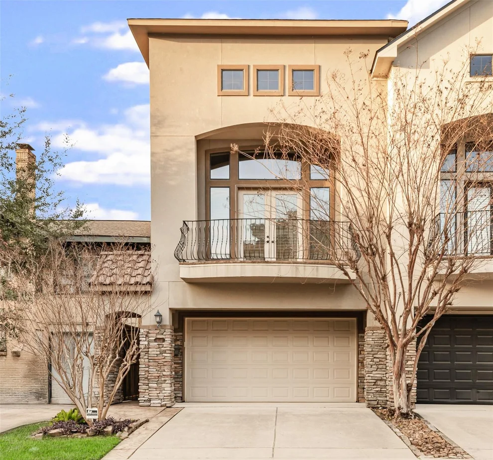 Unit for sale at 614 W Bell Street, Houston, TX 77019