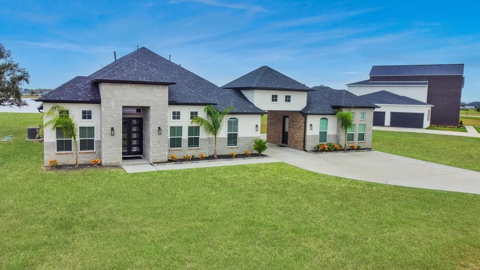 Unit for sale at 627 Lily Lane, Rosharon, TX 77583
