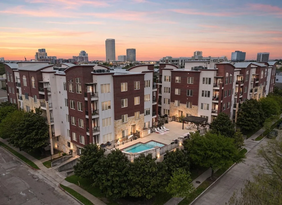 Unit for sale at 100 Willard Street, Houston, TX 77006