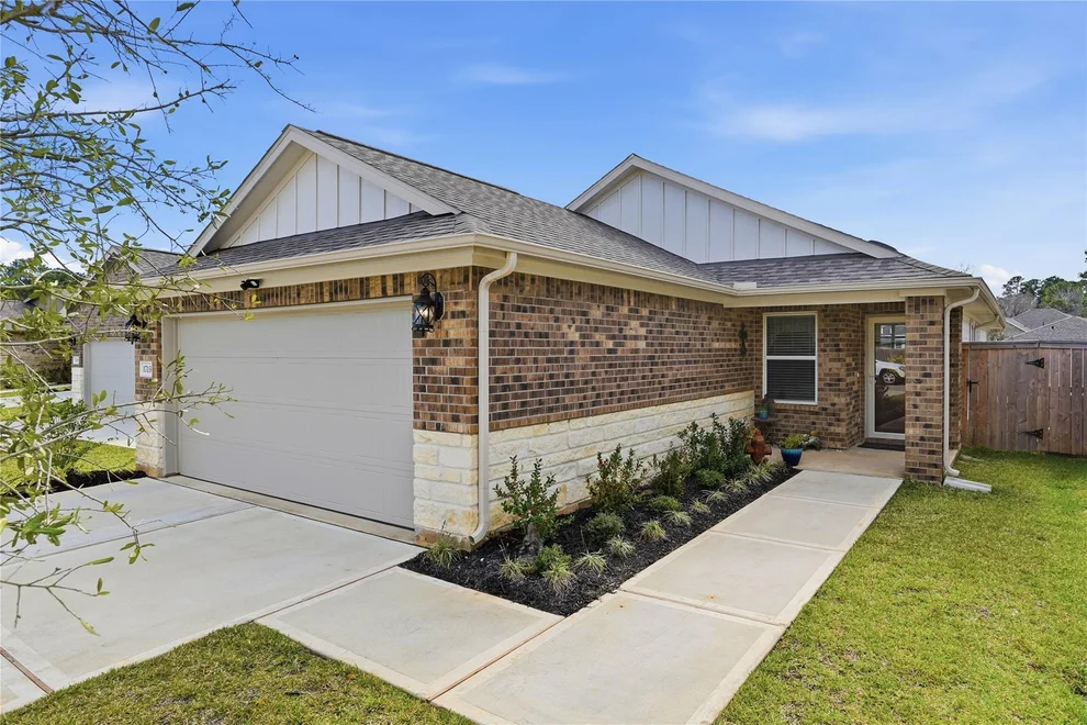 Unit for sale at 1713 Cayden Oak Lane, Conroe, TX 77304