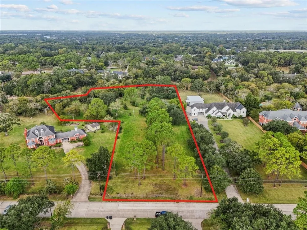 Unit for sale at 912 Falling Leaf Drive, Friendswood, TX 77546