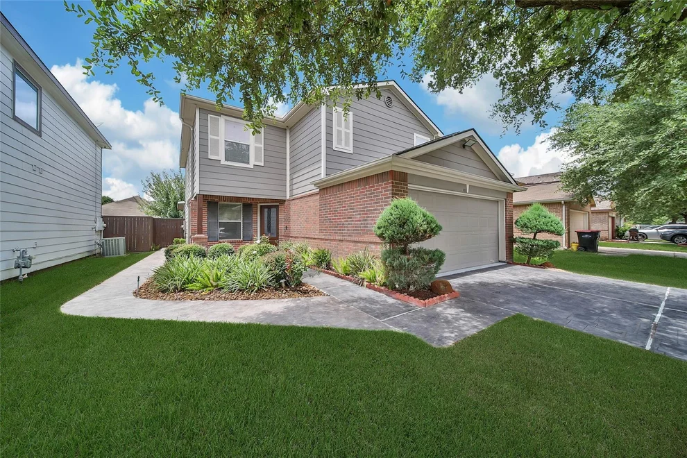 Unit for sale at 711 Remwick Dr, Houston, TX 77073